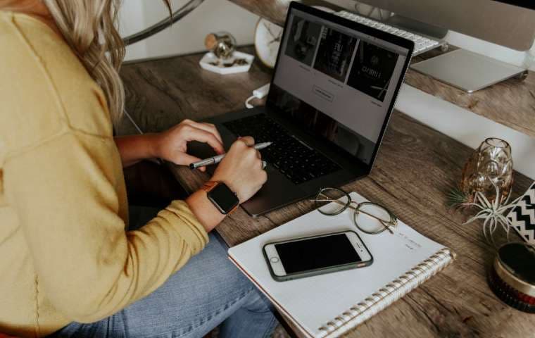 مزایای داشتن وبسایت برای مربیان هنری